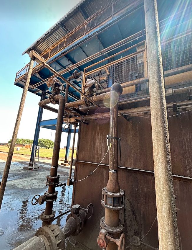 Calibração não intrusiva — Usina de Açúcar e Álcool: Balanço de massa do sistema de desaguamento (decanter-centrífuga)