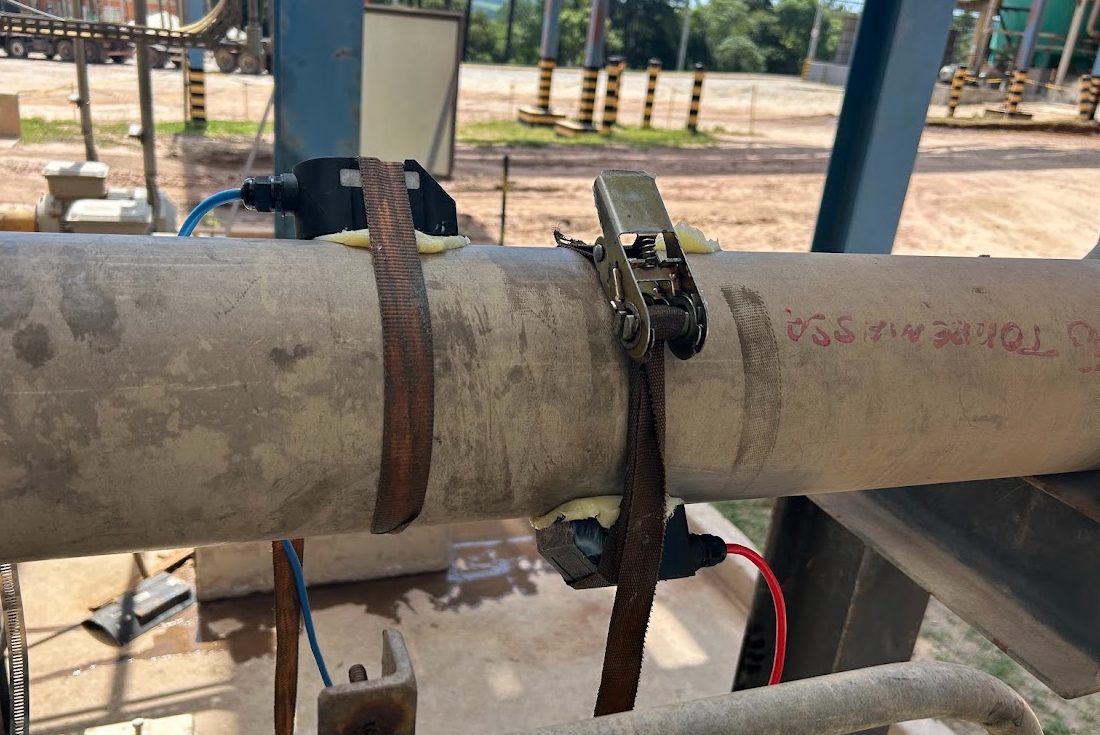 Calibração não intrusiva — Fábrica de Papel (sacos industriais): Calibração do Balanço de Massa — fluído com sólidos em suspensão (0,2 Cs%)